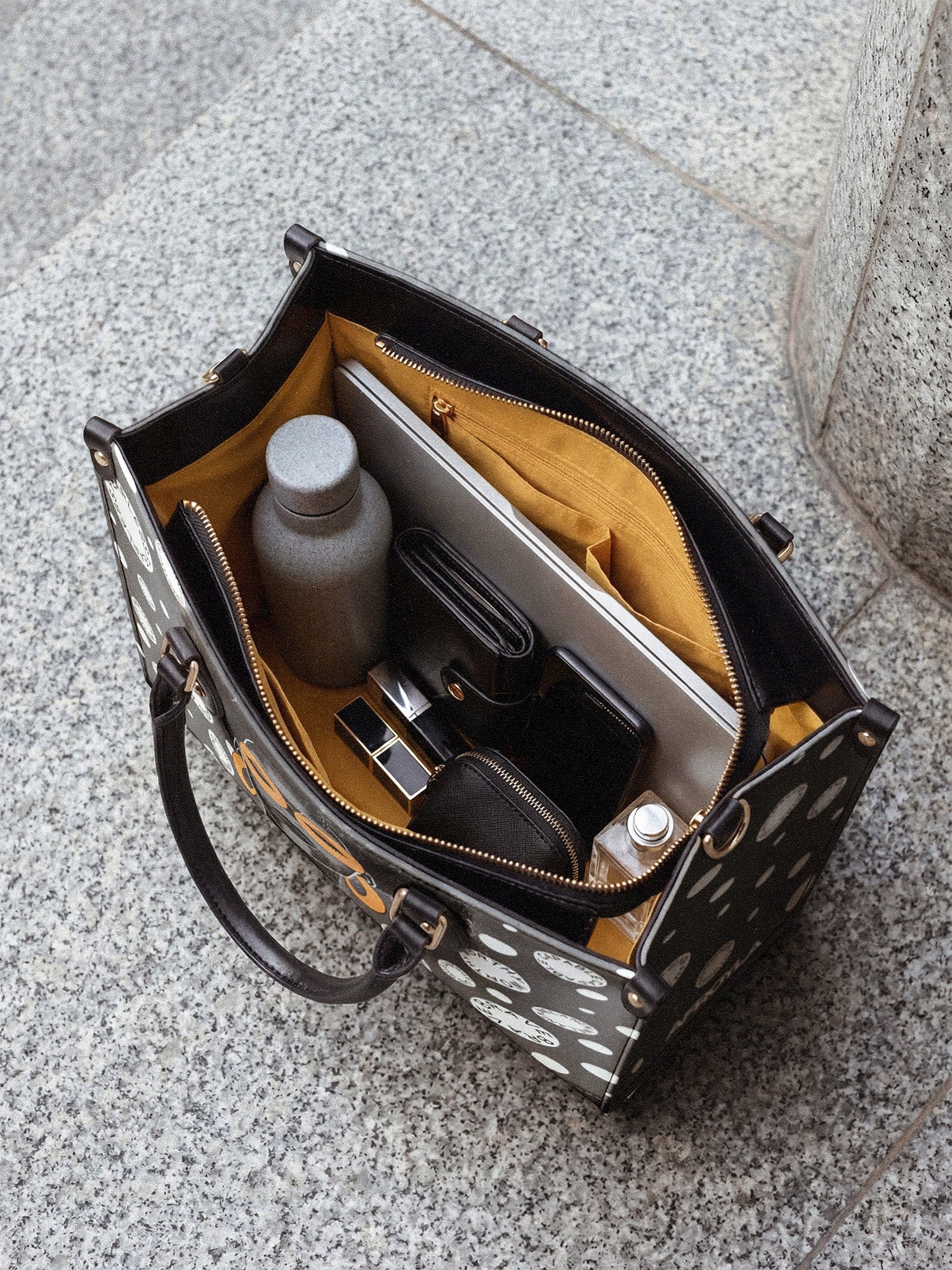 Chicaki "Fahari" Monochrome Leather Handbag